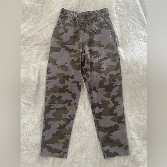 Lululemon On The Fly Pant - Picture 2 of 5